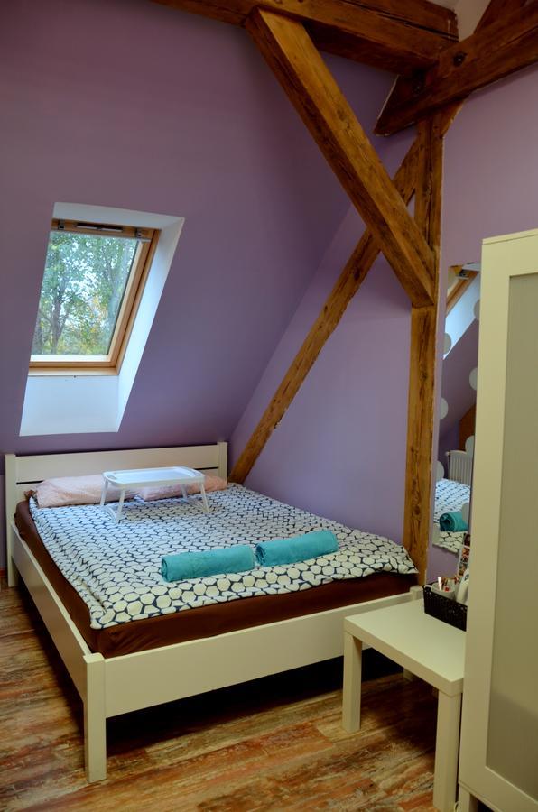 Fitness Hostel - Restauracja, Darmowy Parking I Silownia Vratislav Exteriér fotografie