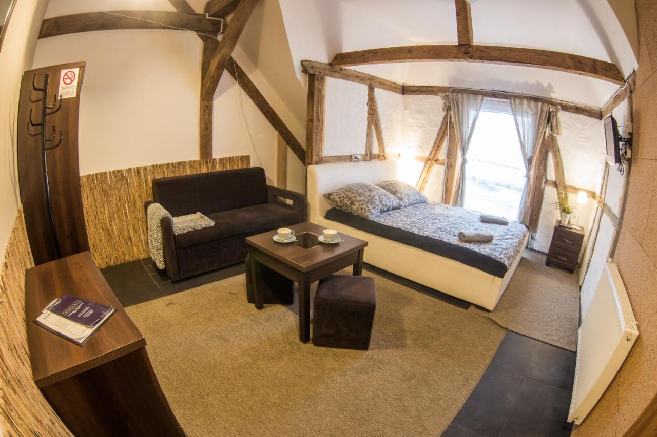 Fitness Hostel - Restauracja, Darmowy Parking I Silownia Vratislav Exteriér fotografie